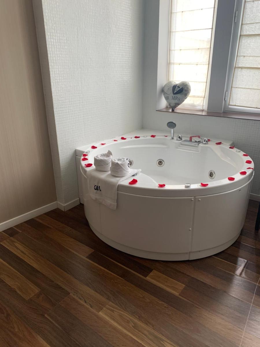 GIA Suites - Housity