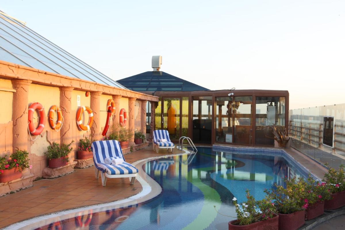 Suitetrails - Sea View Hotel Dubai