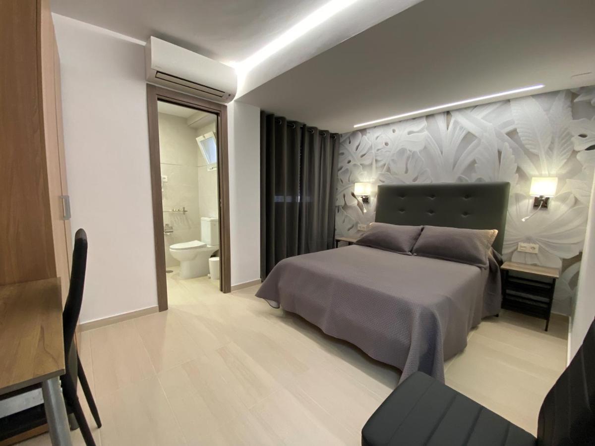 Hostal La Pilarica - Housity