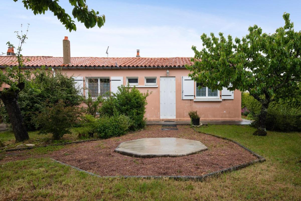 Nice house with garden in La Rochelle - Welkeys - Housity