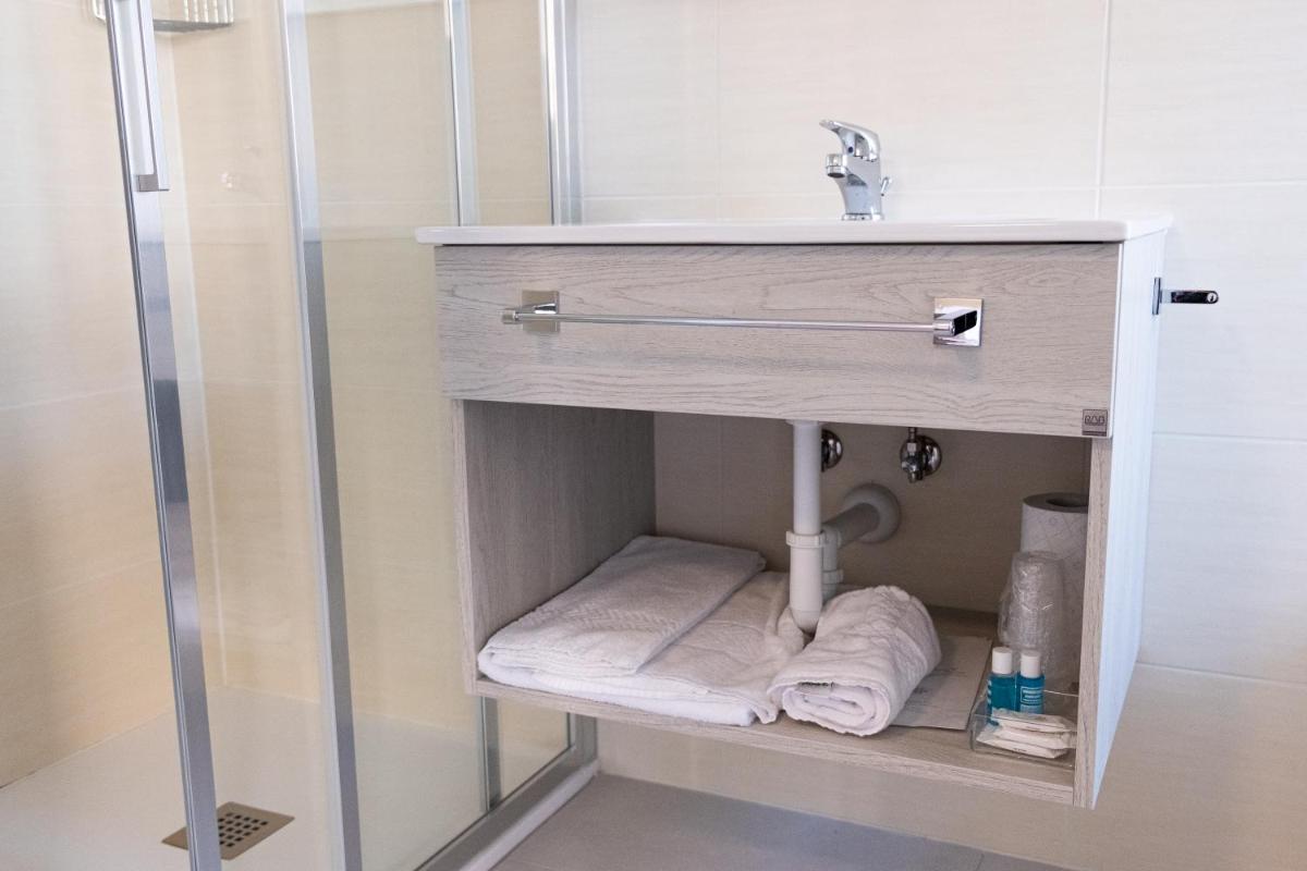 Hotel Esperia - Housity