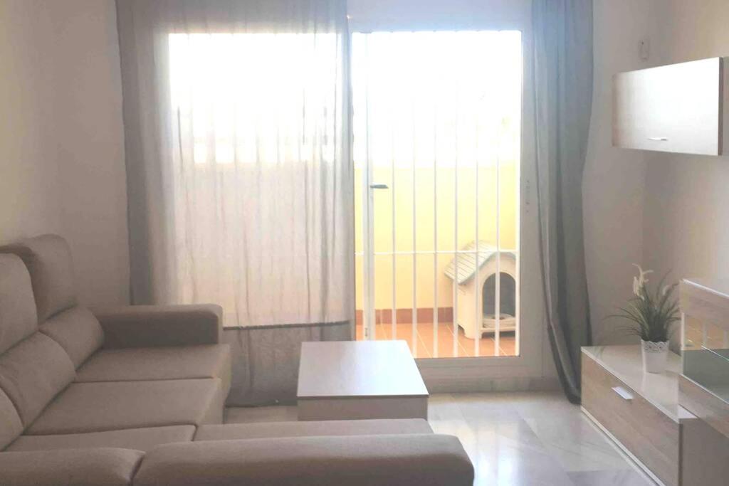 a 600 m de la playa y el castillo santa ana - Housity