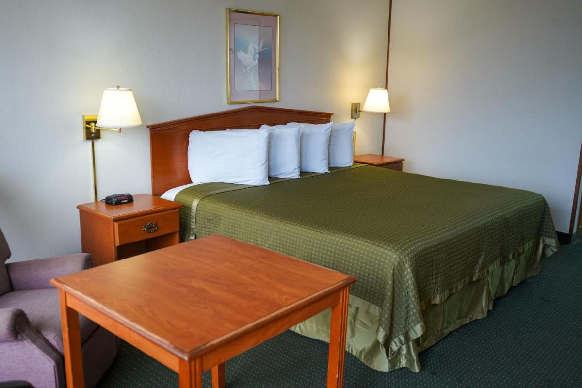 Sunset Inn Clarksville - Housity