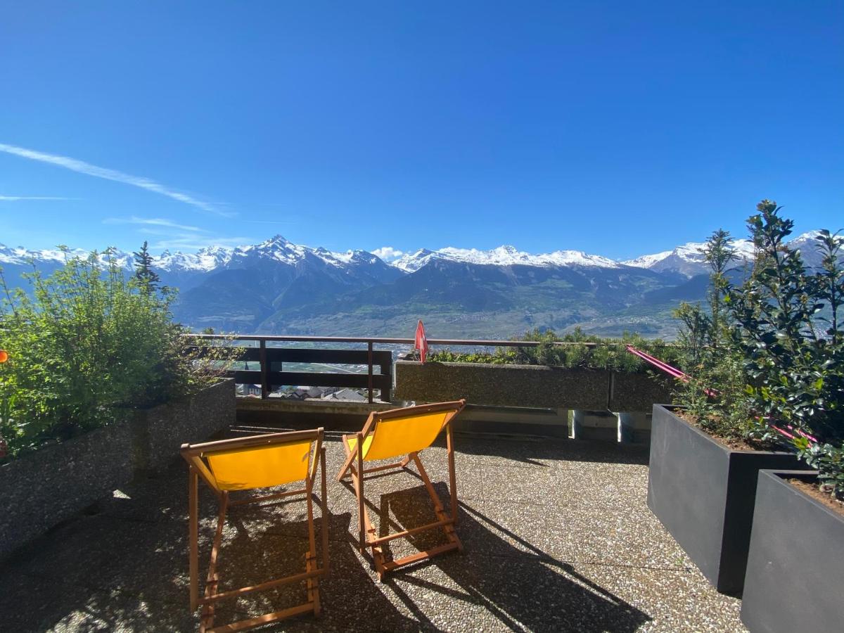 Studios Bellevue 1 et 2, ski lift 150m - Housity
