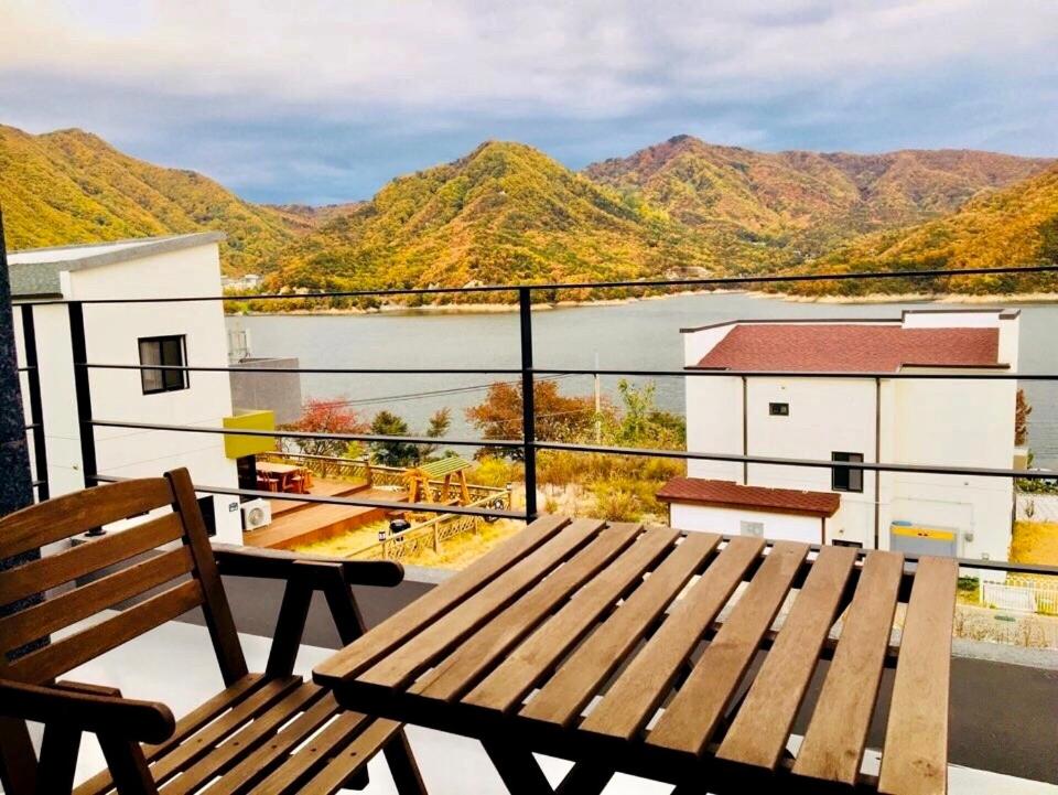 Romantic Sketch Pension - Housity