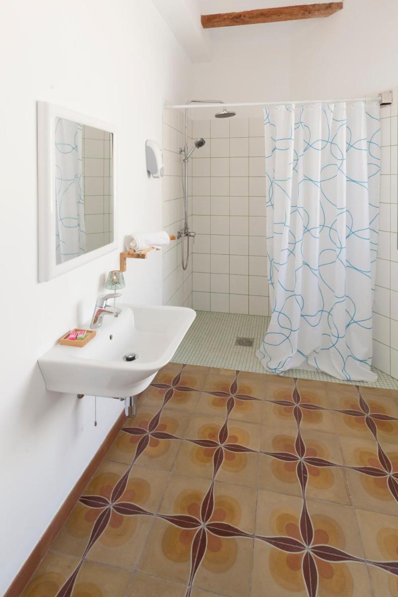 Hostal Cling 43 - Housity