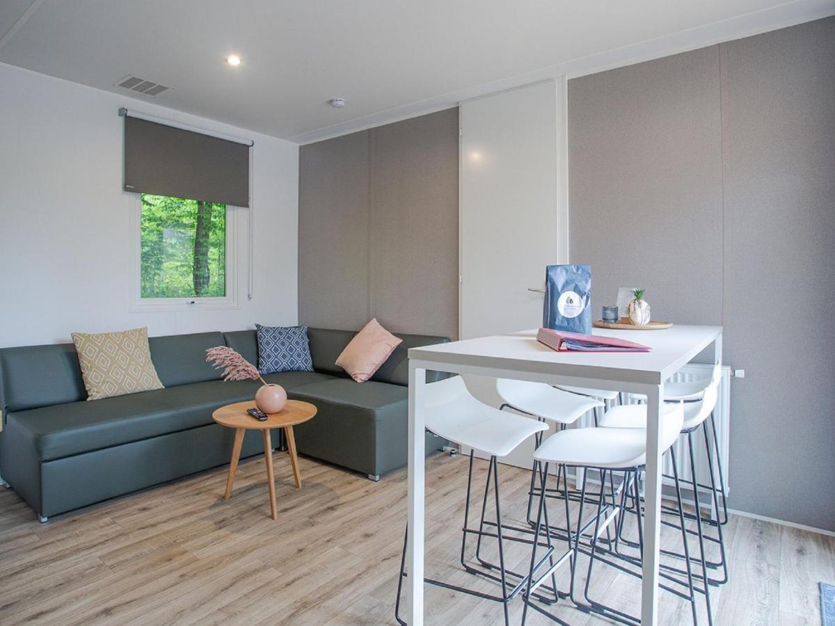 Attractive chalet close to the forest - Housity