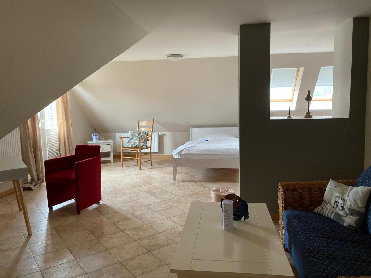 Hotel Die Friesenhalle - Housity