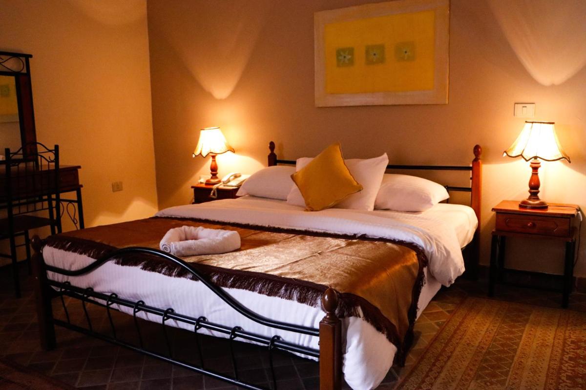 Adham Compound Hotel - Housity