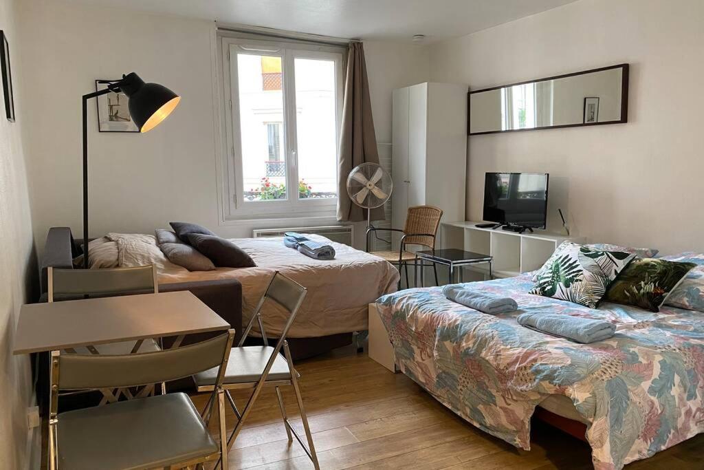 Large, hyper central studio. Historical Paris - Housity