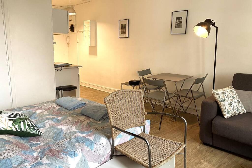 Large, hyper central studio. Historical Paris - Housity