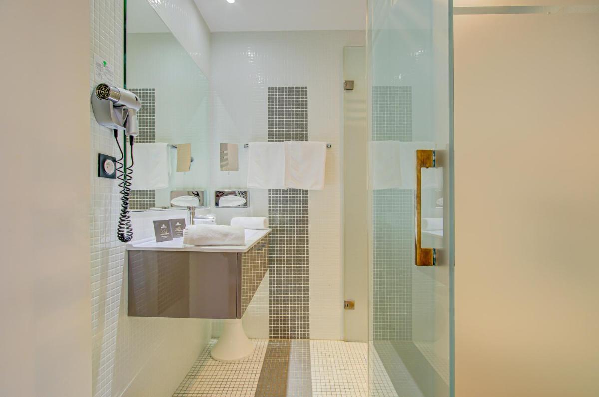 Salle de bains dans l'établissement Hôtel & Spa Le Madeloc - Collioure Centre