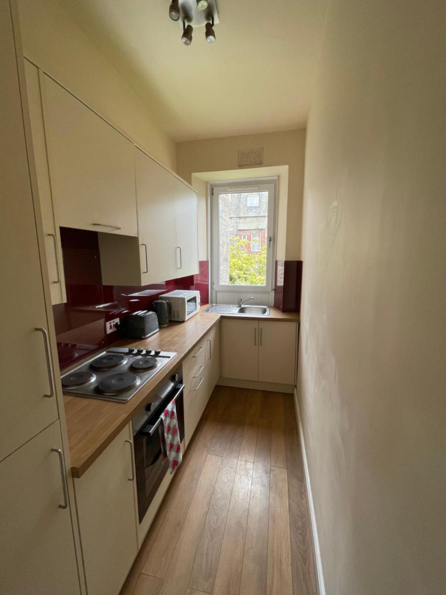 Beautiful 2 Bedroom Apartment- Prime location, Aberdeen centre - Housity