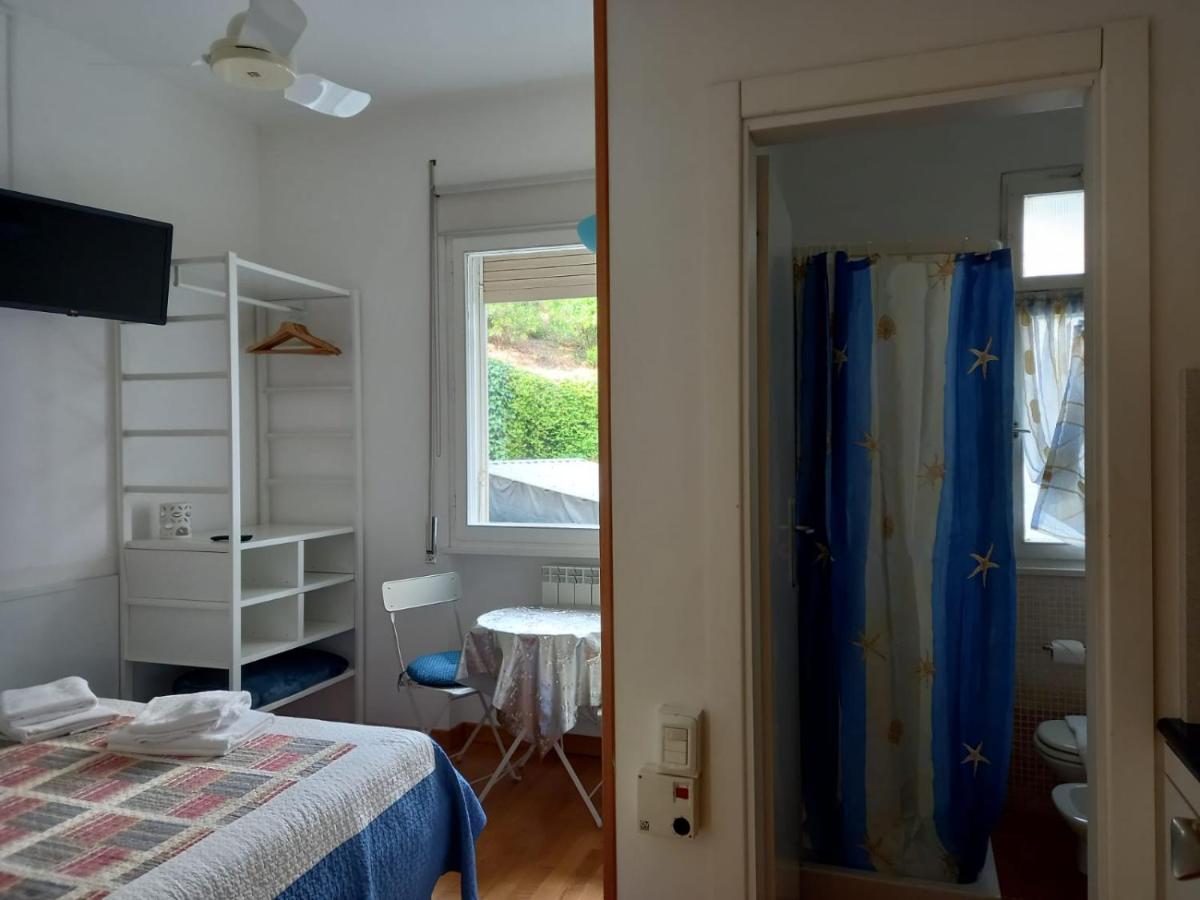 The Lake Room - Housity