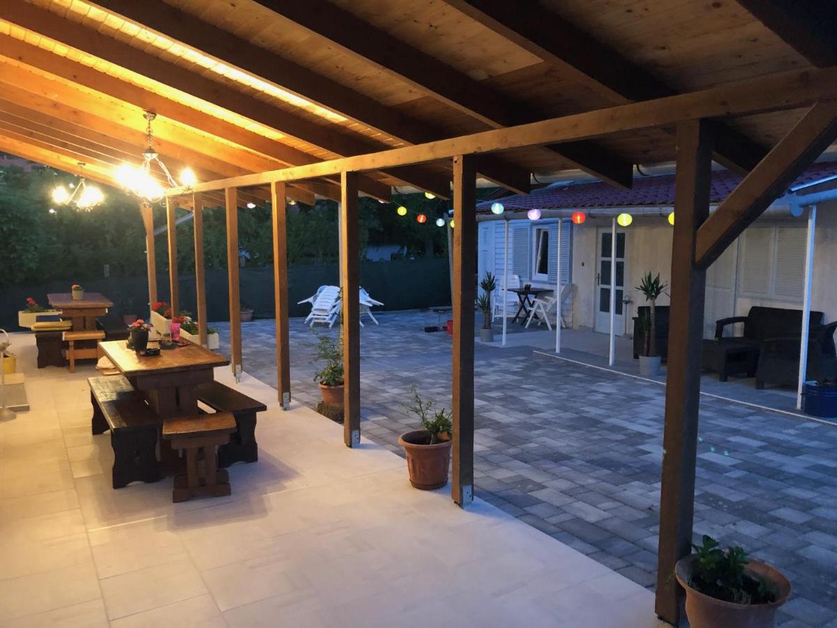Klara Apartmanház - Housity