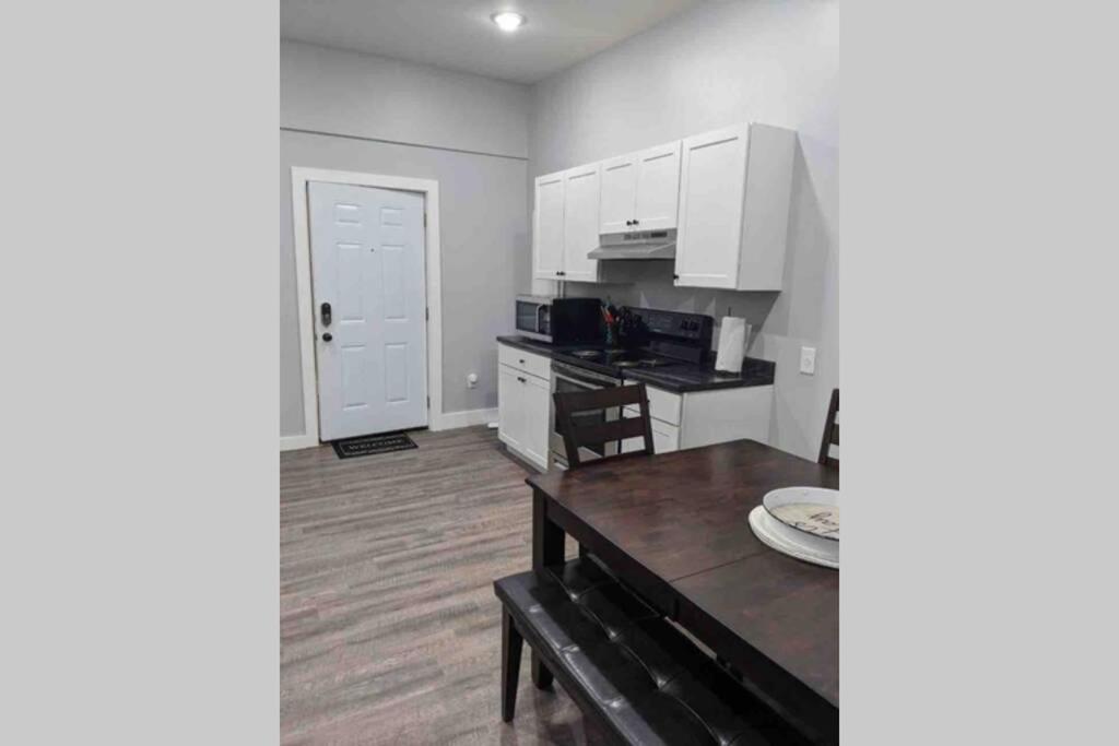 Heart of downtown Canton - Housity