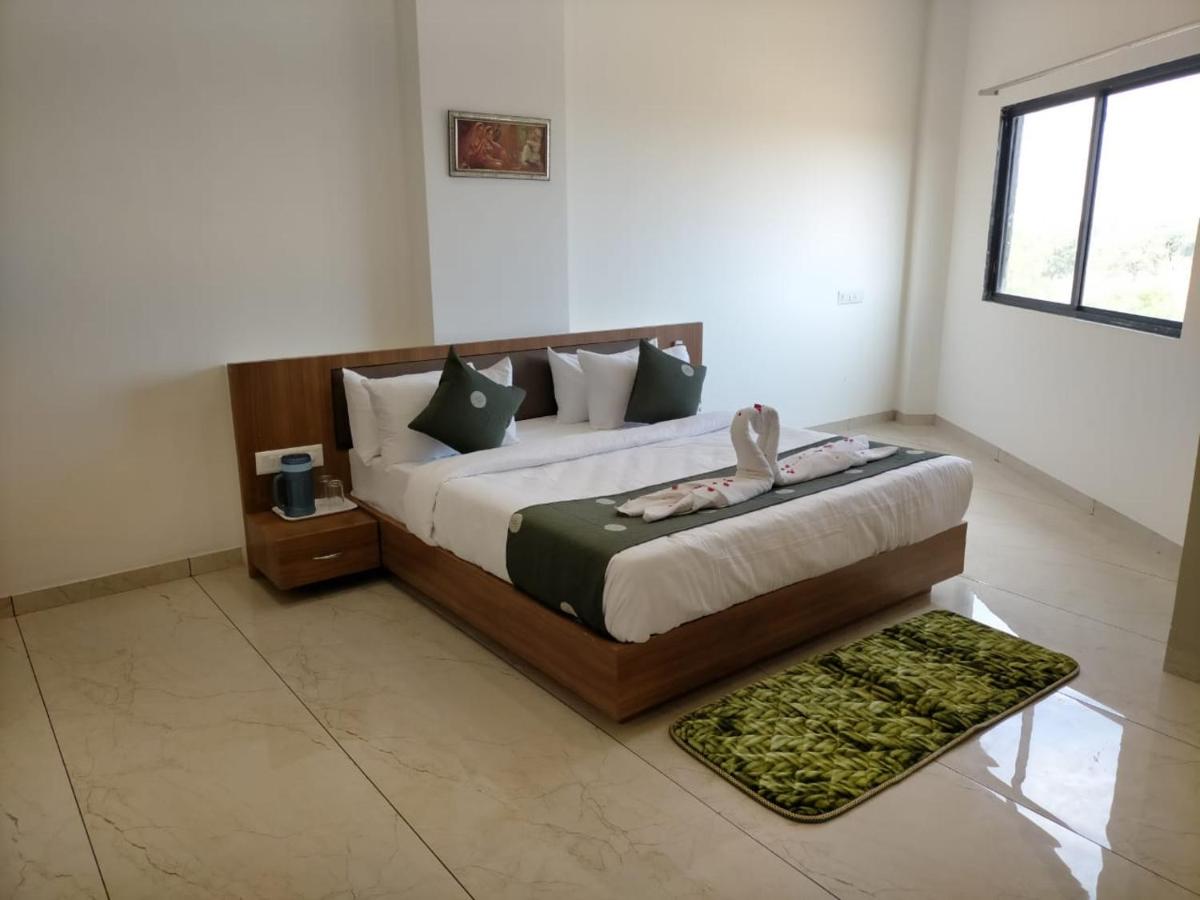 Hotel Fountain Fun - Housity