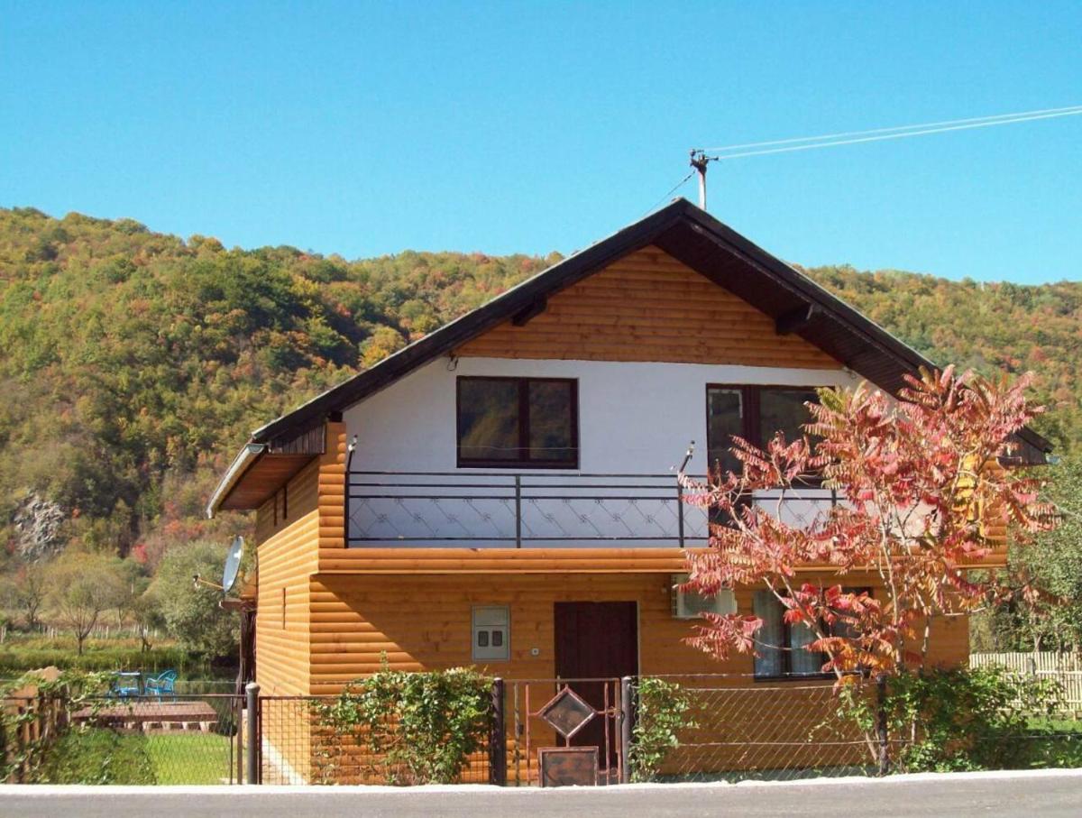 Vila Mali Đol - Housity