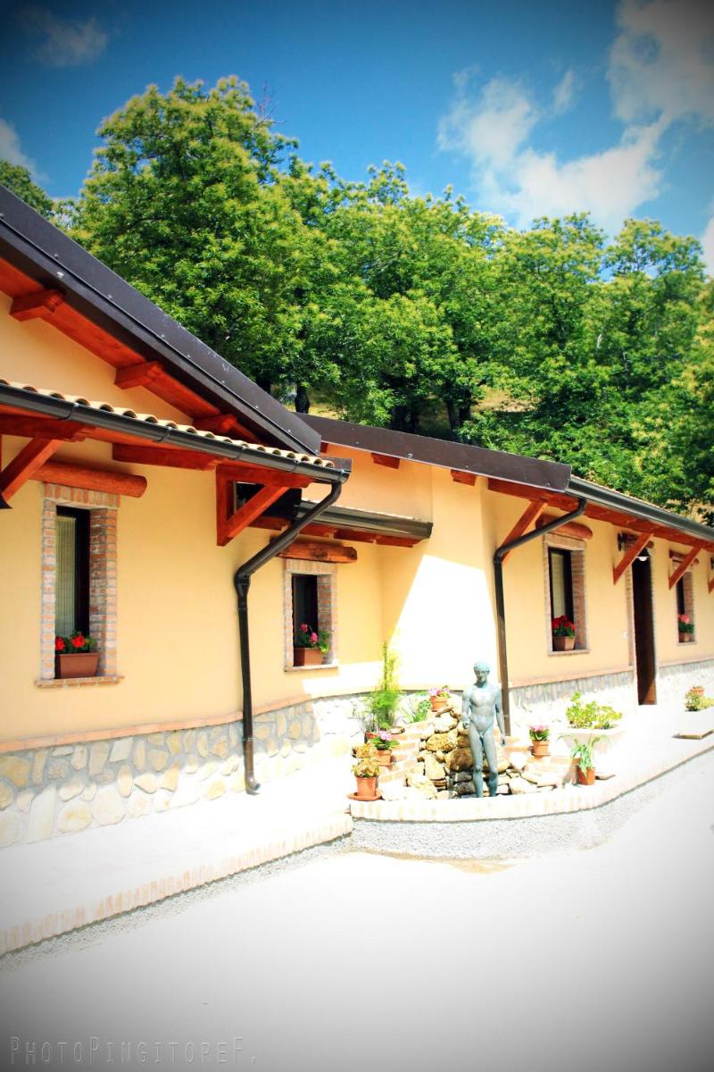 B&B COLLE ANGARO-AZIENDA AGRITURISTICA - Housity