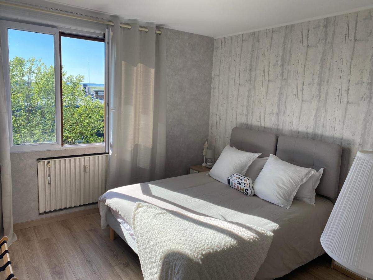 Avenue de Champagne Epernay Private Parking - Hizvo
