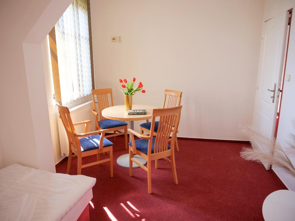 Penzion a restaurace U Červinků - Housity