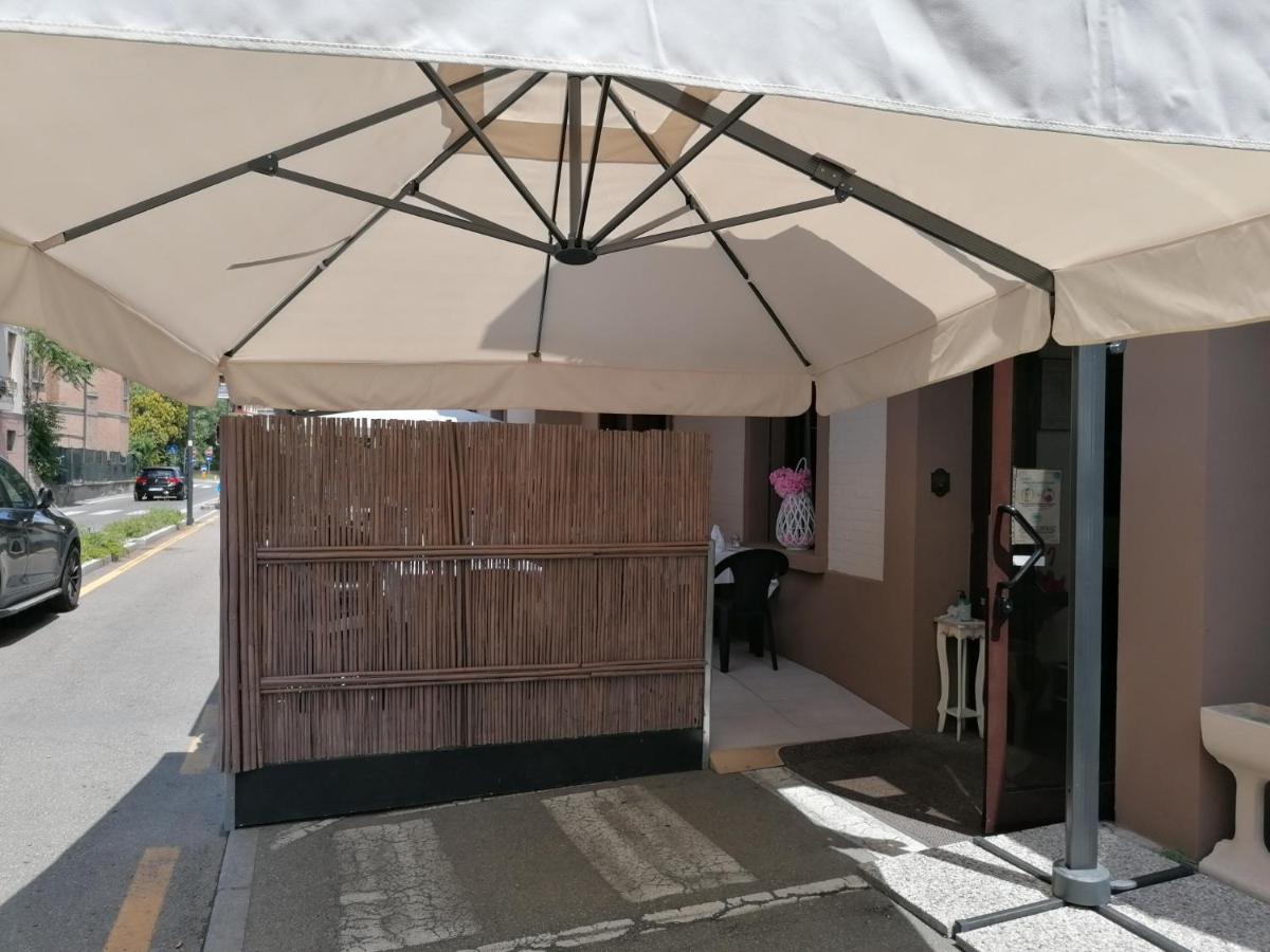 Hotel Eden - Housity