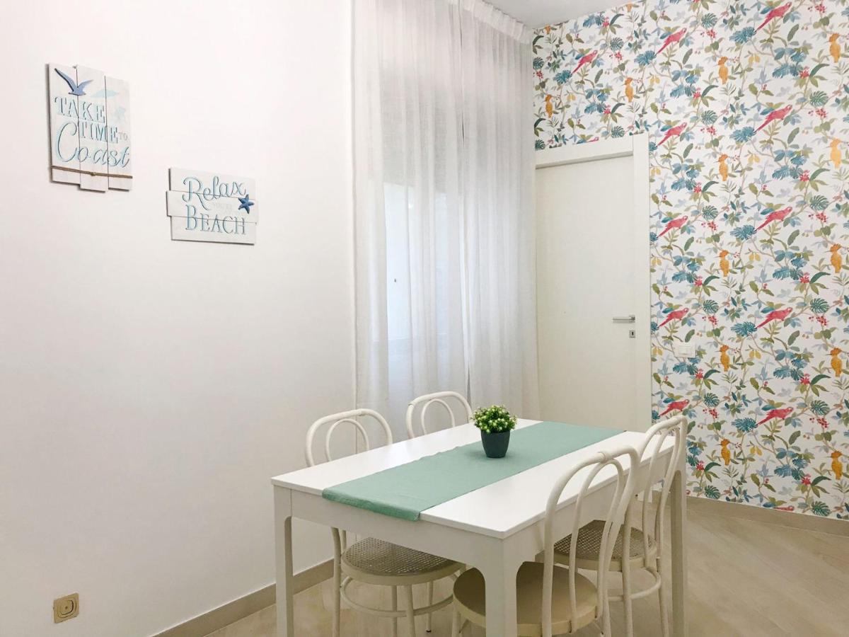 11 at beach - Housity