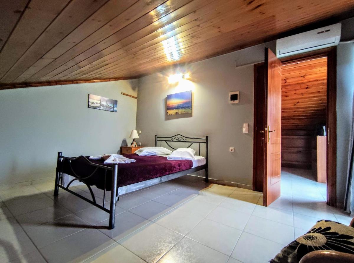 Attic views at Veranda Kallithea family house - Housity