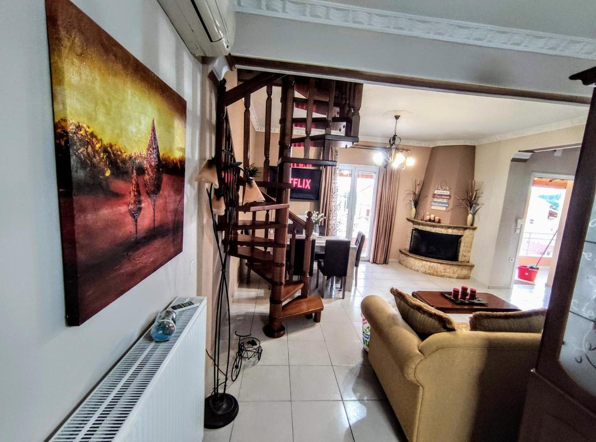 Attic views at Veranda Kallithea family house - Housity