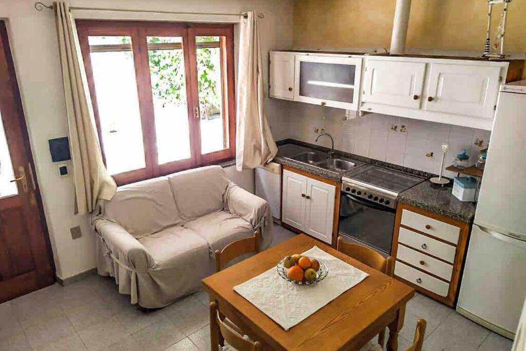 Casa Maddalenina con giardino, vicino al mare! - Housity