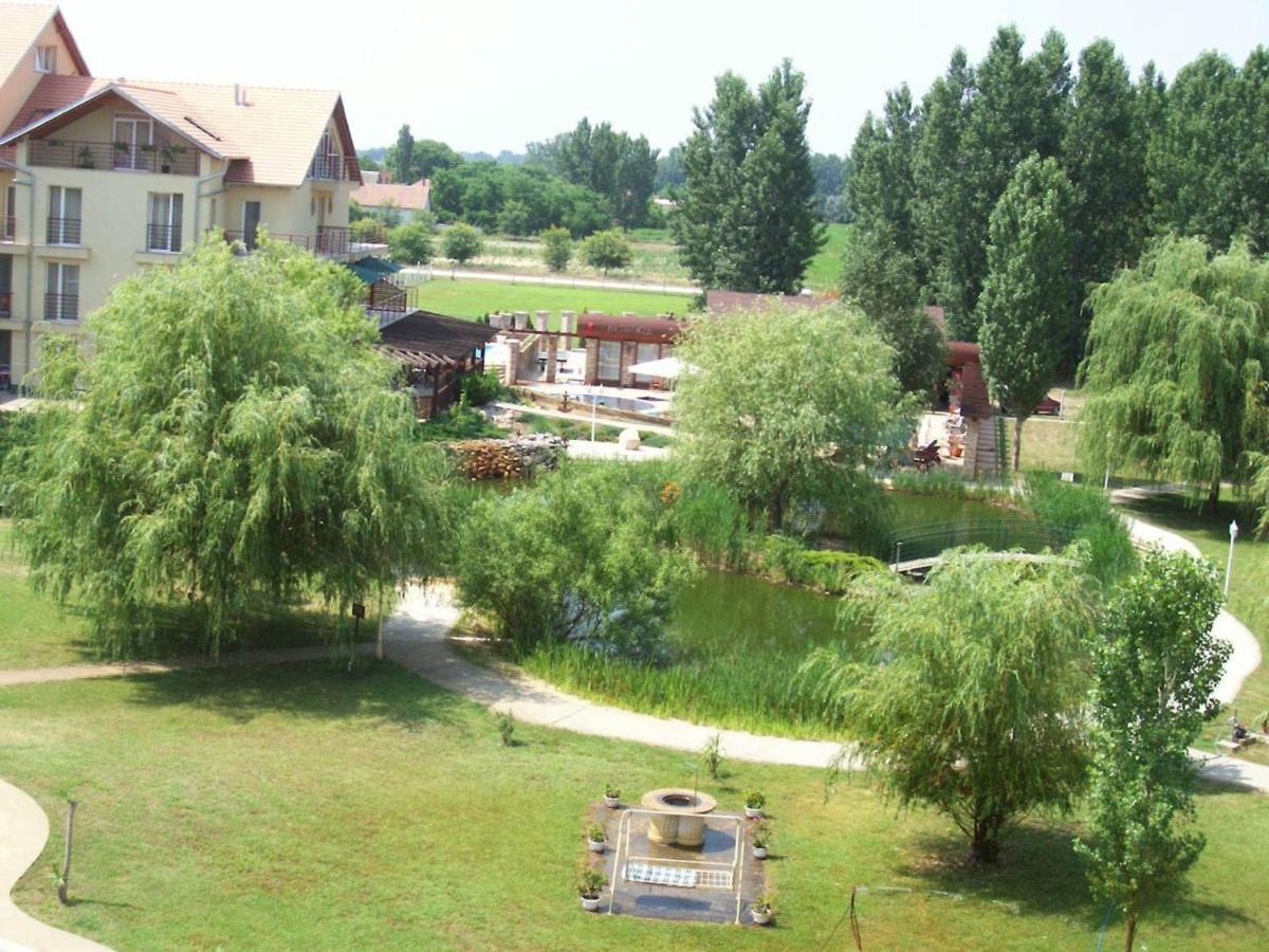 Cserke Napfény Apartman - Housity