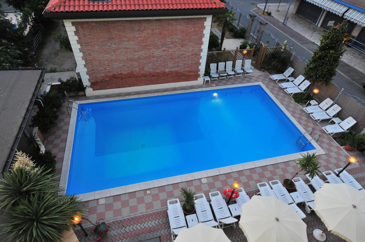 Hotel Franca - Housity