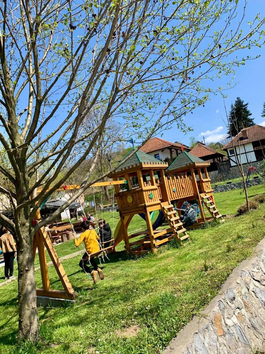 Restoran,,Vuk,, Tršić - Housity