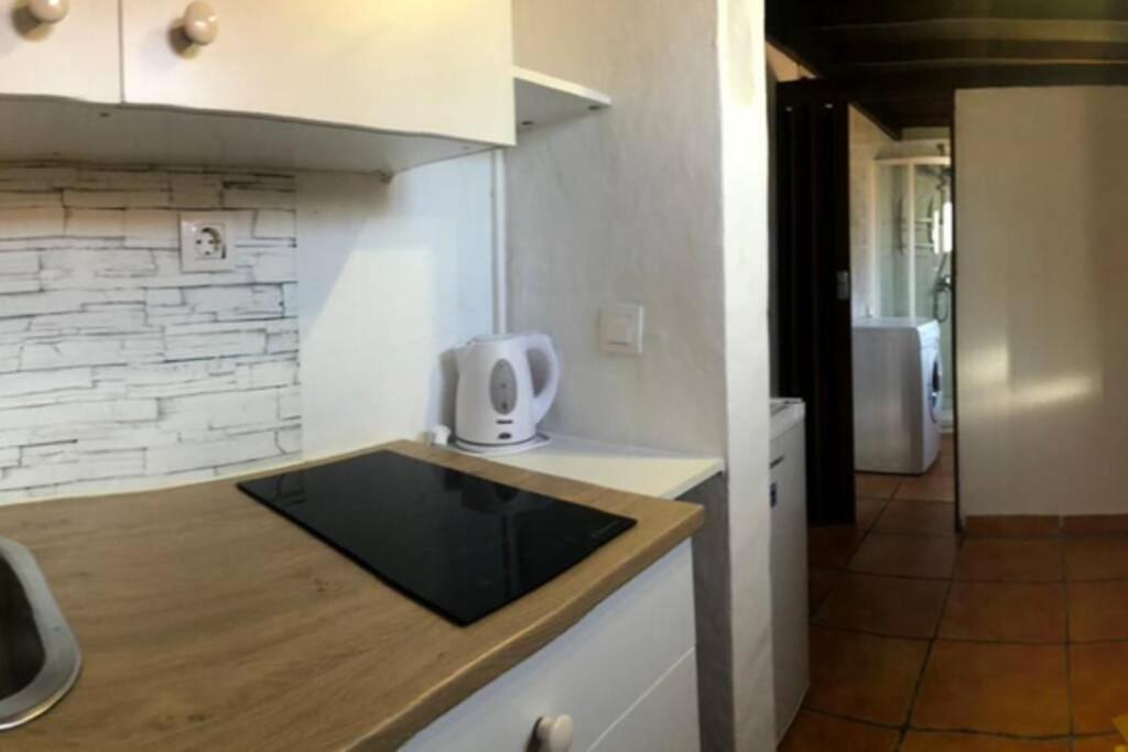 Ele House - Housity