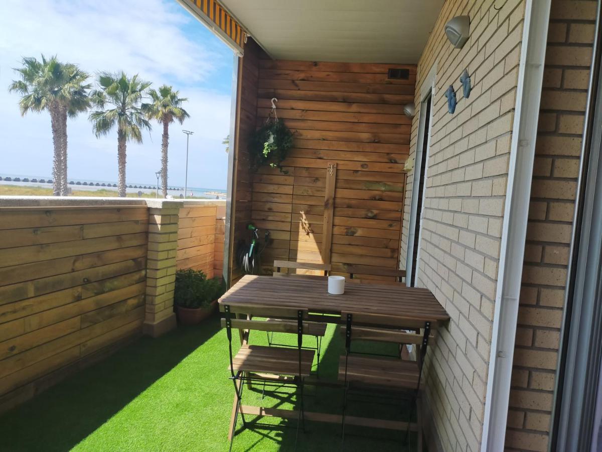 Apartamento para 5 personas frente al mar con piscina y parking - Housity