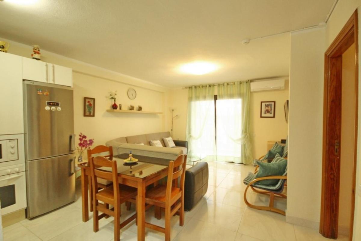 Two bedroom apartment in beachfront complex with pool in Playa de Las Américas. - Housity