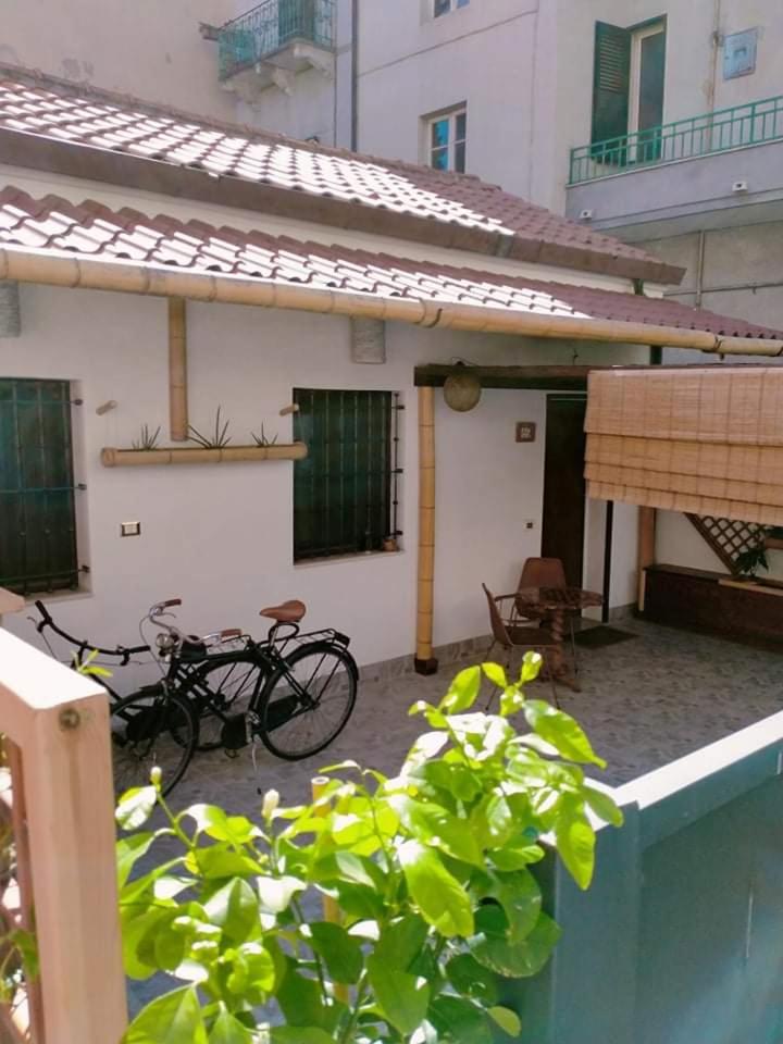 Villetta vicino al mare con posto auto privato - Housity