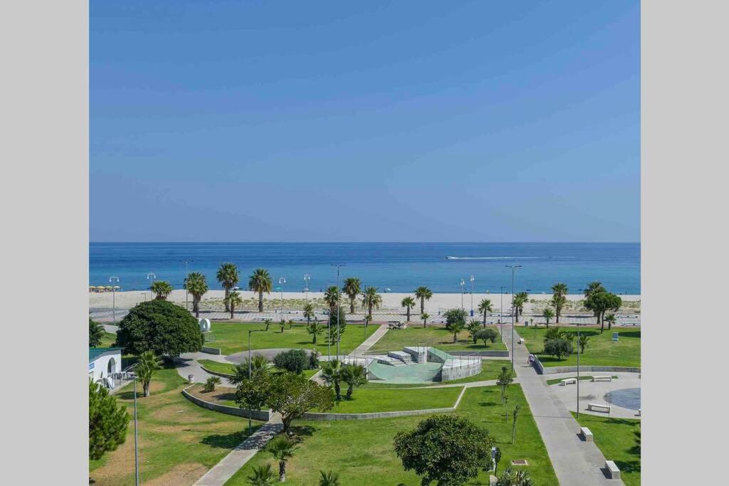 Soverato luxury panoramic house by the sea - Housity