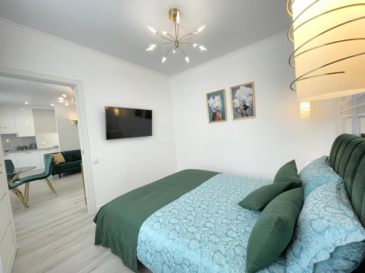 Luxury Emerald Apartments - Housity