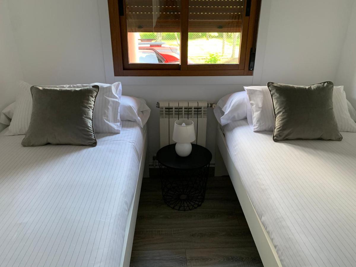 A Casa Vermella con jardín a 10 minutos de Santiago de Compostela - Housity