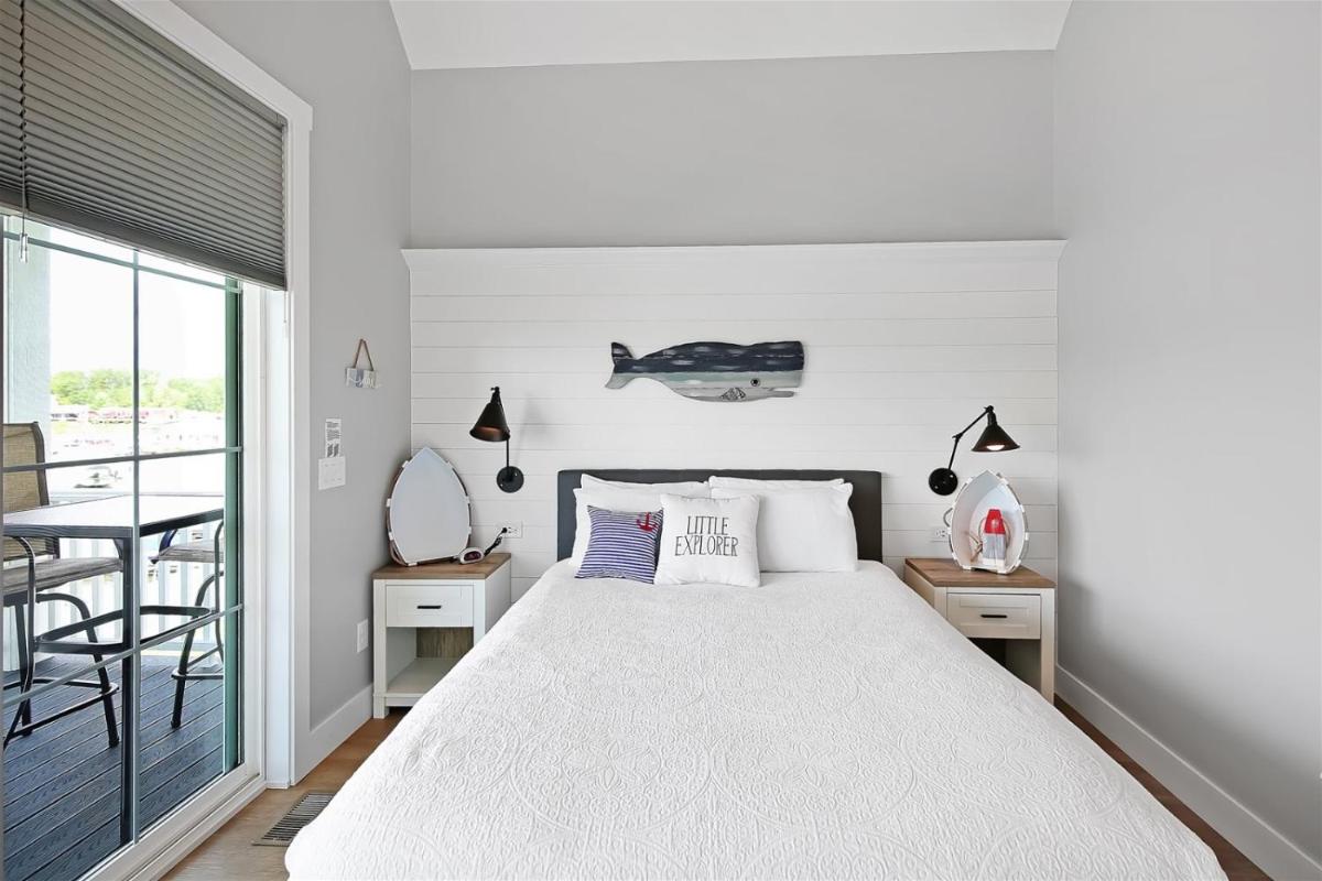 Cozy Quarters Villa #228 - Housity