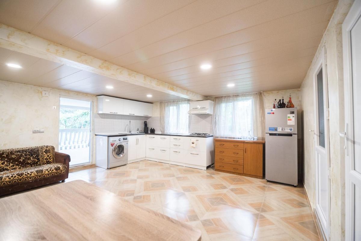 Cozy apartment near Kobuleti with mountain view - Housity