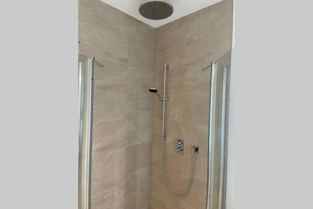 Modern Large & Luxury Flat, Terrace & Free Parking in Luxembourg City - Housity