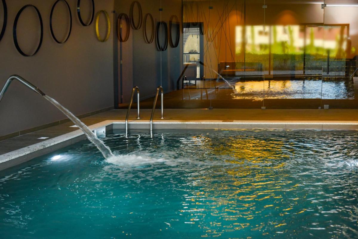A piscina em ou perto de MW Douro Wine & Spa