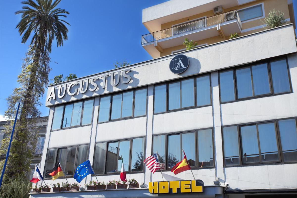 Augustus - Housity