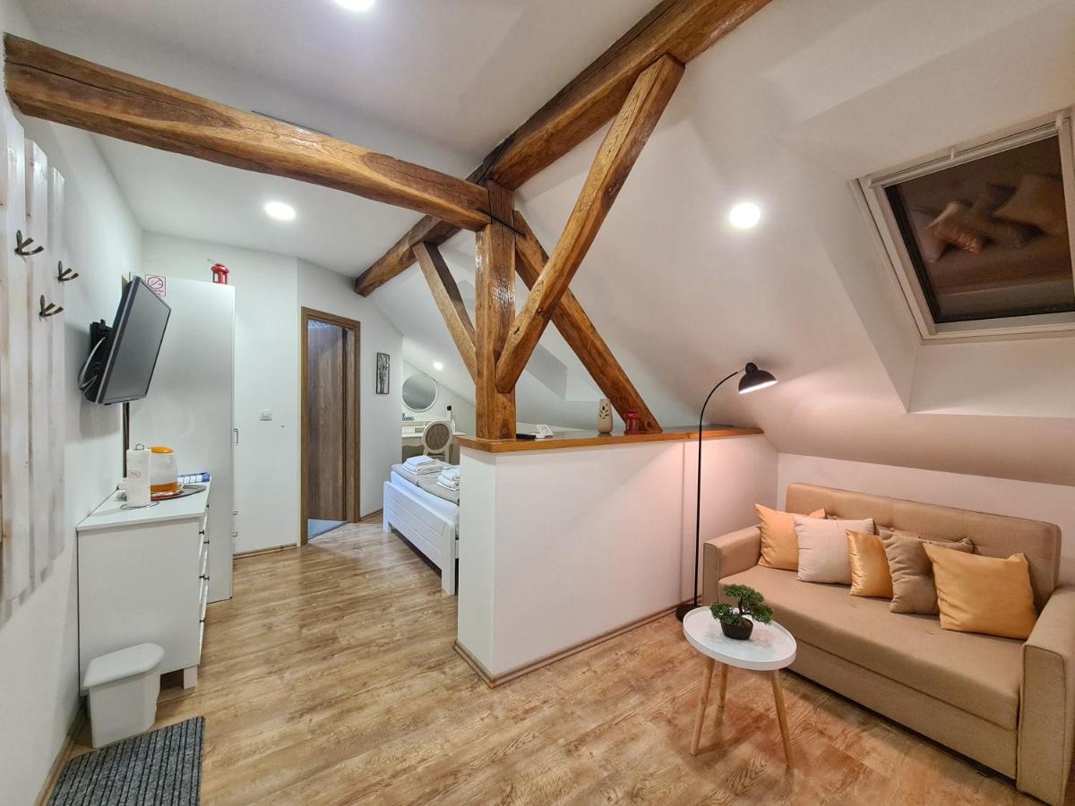 Rooms Garden - Housity