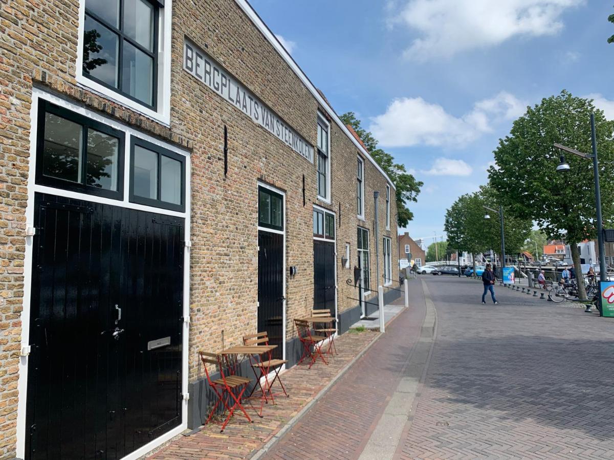 Pakhuis aan de Haven - stuurboord - Housity