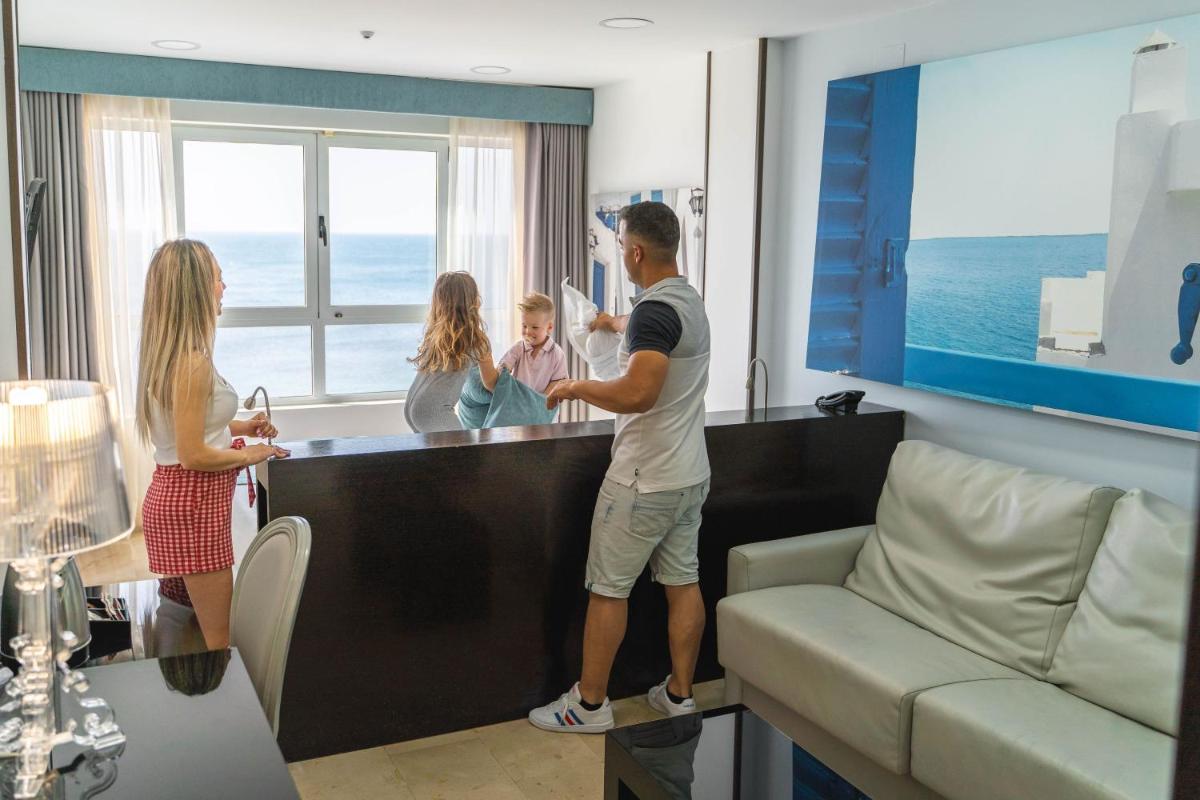 Clientes alojados en Hotel Villa del Mar