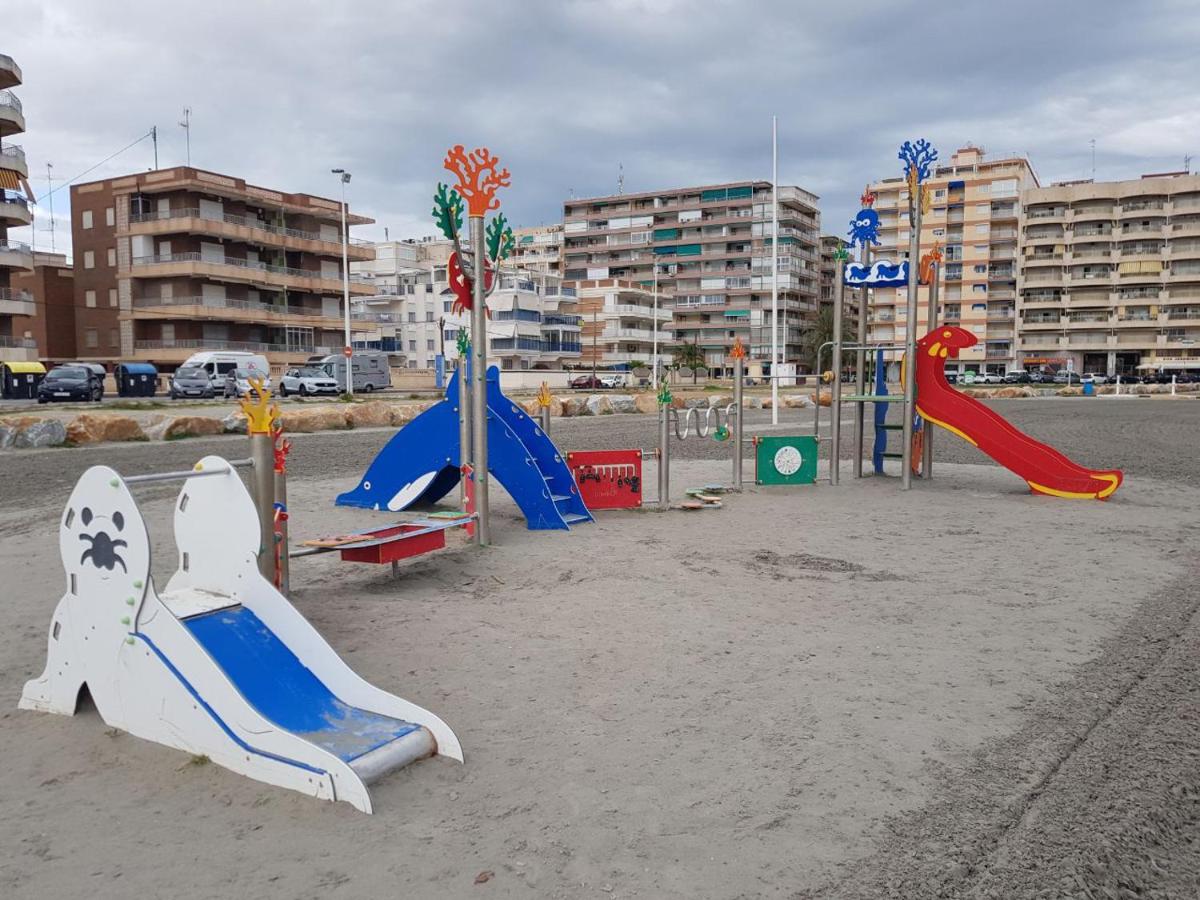 Sunny Beach Retreat - Housity