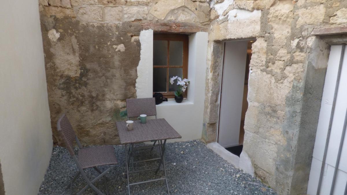 Studio Neuf avec courette privative - Housity